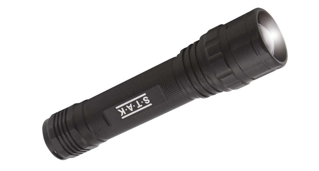 ST337 LINTERNA LED ALUMINIO 20W 6xAA C/ZOOM VELAMP